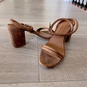 Coconuts by Matisse 3.5 inch heels. Size 6. Brown with black print.